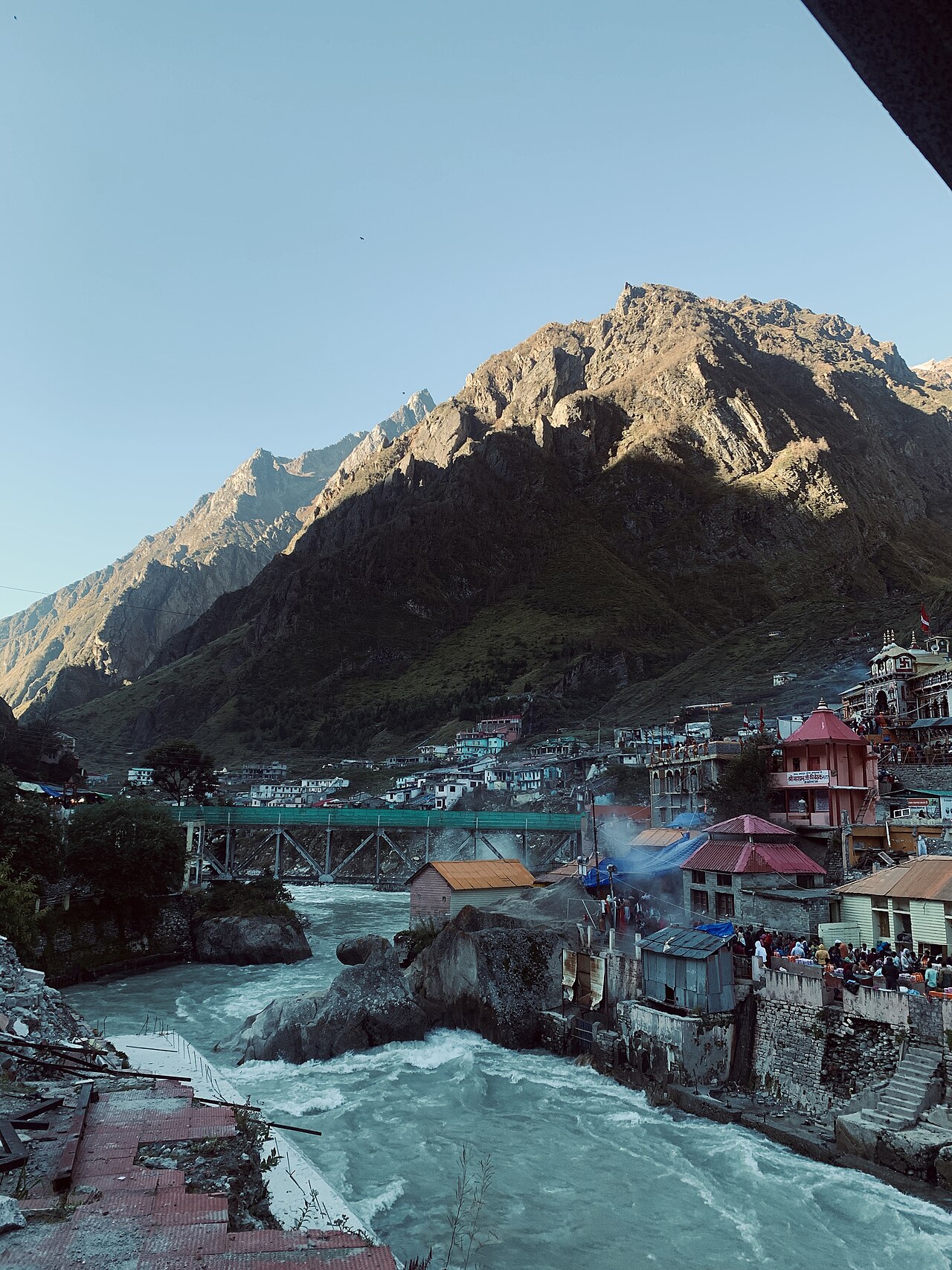 Tapt Kund area near Badrinath